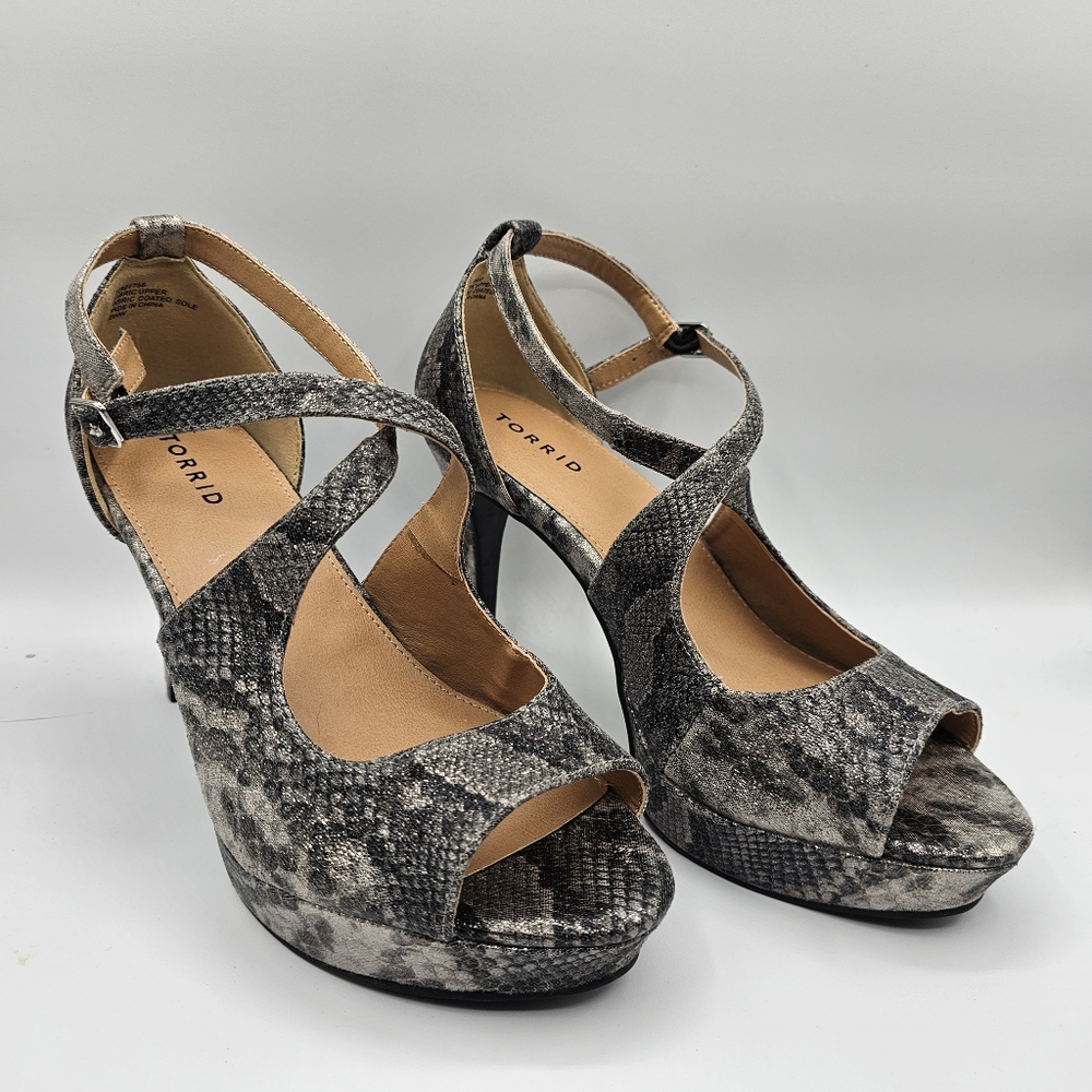Torrid Women's Gray Snakeskin Heels